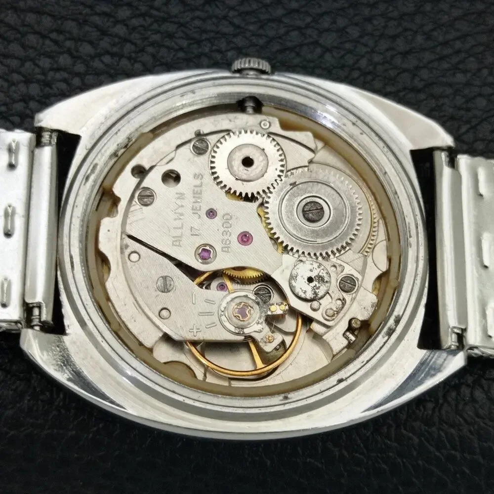 Vintage 1976 Allwyn Manual Mens Silver Watch W/Steel Strap & Gold accents